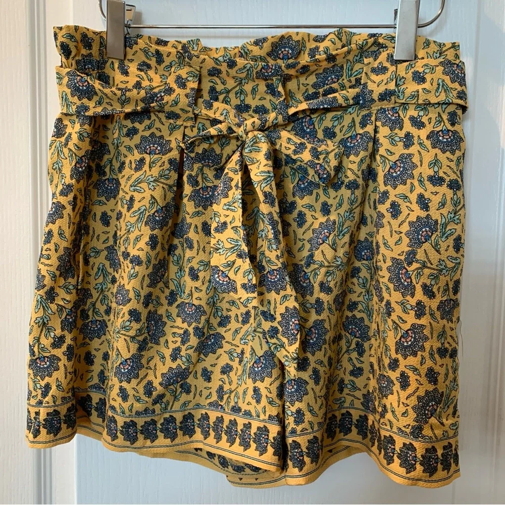 MAX STUDIO Women’s Floral Tie Front Elastic Waist Shorts Small